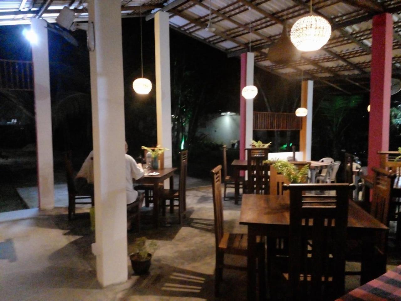 Jungle Restaurant And Villa Unawatuna Extérieur photo